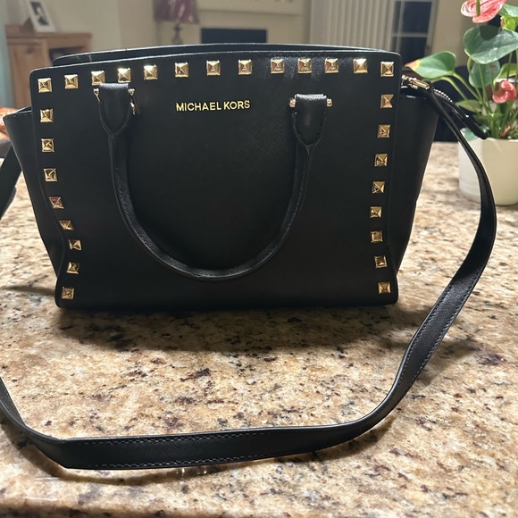 Studied black purse. - Picture 1 of 2